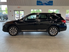 Used 2018 Subaru Outback 4d SUV 3.6R Touring at Maxx Loans near St. Adrian, MI
