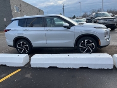 Used 2023  Mitsubishi Outlander S-AWC at Maxx Loans near St&period; Adrian&comma; MI