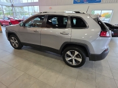 Used 2021  Jeep Cherokee Limited 4x4 at Maxx Loans near St&period; Adrian&comma; MI