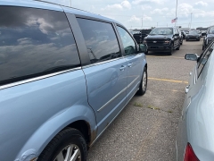 Used 2013 Chrysler Town & Country 4d Wagon Touring at Suburban Ford of Sterling Heights near Sterling Heights, MI