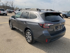 Used 2020 Subaru Outback 4d SUV AWD Premium at Maxx Loans near ,