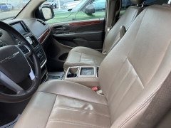 Used 2013 Chrysler Town & Country 4d Wagon Touring at Maxx Loans near St. Adrian, MI