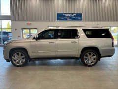 Used 2020 Cadillac Escalade ESV 4d SUV 4WD Luxury at Maxx Loans near St. Adrian, MI