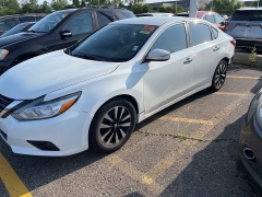 Used 2018 Nissan Altima 2.5 SL Sedan at Suburban Ford of Sterling Heights near Sterling Heights, MI