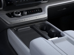 New 2025 Ford Expedition Platinum 4x4 at Suburban Ford of Sterling Heights near Sterling Heights, MI