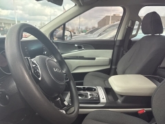 Used 2022  Kia Carnival LX Seat Package FWD at Maxx Loans near St&period; Adrian&comma; MI