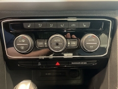 Used 2022  Volkswagen Atlas Cross Sport 2&period;0T SEL 4MOTION at Maxx Loans near St&period; Adrian&comma; MI