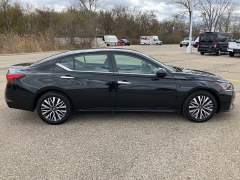 Used 2023 Nissan Altima 2.5 SV Sedan at Maxx Loans near ,