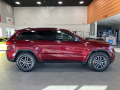 Used 2020  Jeep Grand Cherokee 4d SUV 4WD Trailhawk V8 at Maxx Loans near St. Adrian, MI