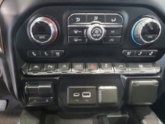 Used 2019  Chevrolet Silverado 1500 4WD Crew Cab 157" High Country at Maxx Loans near St&period; Adrian&comma; MI