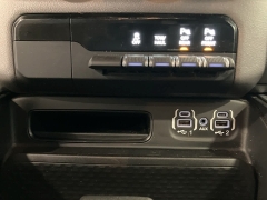 Used 2020  Ram 1500 Big Horn 4x4 Crew Cab 5'7" Box at Maxx Loans near St&period; Adrian&comma; MI