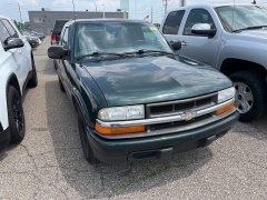 Used 2003 Chevrolet S-10 Ext Cab 123" WB LS at Maxx Loans near ,