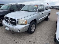 Used 2007 Dodge Dakota 4WD Club Cab SLT at Suburban Ford of Sterling Heights near Sterling Heights, MI