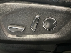 Used 2017  Ford Explorer 4d SUV 4WD XLT at Maxx Loans near St&period; Adrian&comma; MI