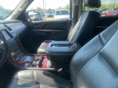 Used 2012 Cadillac Escalade 4d SUV AWD Luxury at Suburban Ford of Sterling Heights near Sterling Heights, MI