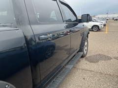 Used 2019  Ram 1500 Classic Express 4x4 Crew Cab 5'7" Box at Maxx Loans near St&period; Adrian&comma; MI