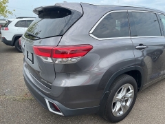 Used 2018 Toyota Highlander Limited V6 AWD (Natl) at Maxx Loans near St. Adrian, MI