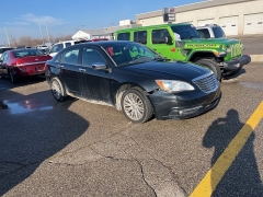 Used 2012  Chrysler 200 4d Sedan Limited at Maxx Loans near St&period; Adrian&comma; MI