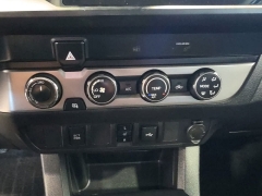 Used 2020  Toyota Tacoma 4WD Double Cab 6' Bed V6 AT &lpar;Natl&rpar; at Maxx Loans near St&period; Adrian&comma; MI