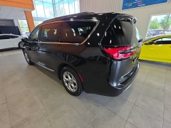Used 2023  Chrysler Pacifica Limited FWD at Maxx Loans near St&period; Adrian&comma; MI