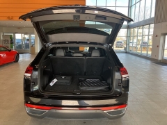 Used 2022  Volkswagen Atlas Cross Sport 2&period;0T SEL 4MOTION at Maxx Loans near St&period; Adrian&comma; MI