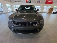 Used 2023  Jeep Grand Cherokee Laredo 4x4 at Maxx Loans near St&period; Adrian&comma; MI