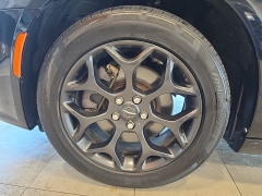 Used 2019  Chrysler 300 4d Sedan AWD S at Maxx Loans near St&period; Adrian&comma; MI