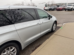 Used 2023  Chrysler Pacifica Touring L FWD at Maxx Loans near St&period; Adrian&comma; MI