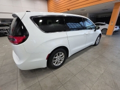 Used 2026  Chrysler Pacifica Select FWD at Maxx Loans near St&period; Adrian&comma; MI