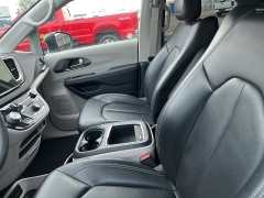 Used 2023 Chrysler Pacifica Touring L FWD at Maxx Loans near ,