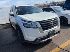 Used 2022  Nissan Pathfinder Platinum 4WD at Maxx Loans near St&period; Adrian&comma; MI