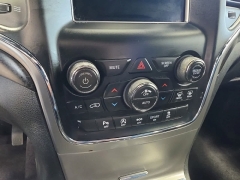 Used 2018  Jeep Grand Cherokee Laredo E 4x4 &ast;Ltd Avail&ast; at Maxx Loans near St&period; Adrian&comma; MI
