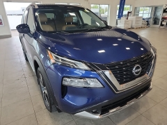 Used 2022  Nissan Rogue FWD Platinum at Maxx Loans near St&period; Adrian&comma; MI