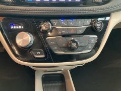 Used 2019 Chrysler Pacifica Limited FWD at Suburban Ford of Sterling Heights near Sterling Heights, MI