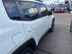 Used 2015 Jeep Renegade 4d SUV FWD Latitude at Suburban Ford of Sterling Heights near Sterling Heights, MI