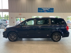 Used 2017 Dodge Grand Caravan 4d Wagon SXT at Maxx Loans near St. Adrian, MI