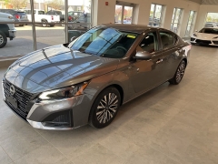 Used 2023 Nissan Altima 2.5 SV Sedan at Suburban Ford of Sterling Heights near Sterling Heights, MI