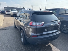 Used 2021  Jeep Cherokee Latitude Lux FWD at Maxx Loans near St&period; Adrian&comma; MI