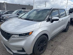 Used 2022  Kia Carnival LX Seat Package FWD at Maxx Loans near St&period; Adrian&comma; MI