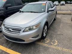 Used 2011  Ford Taurus 4d Sedan SEL at Maxx Loans near St&period; Adrian&comma; MI