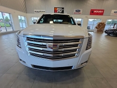 Used 2017  Cadillac Escalade 4d SUV 4WD Platinum at Maxx Loans near St&period; Adrian&comma; MI