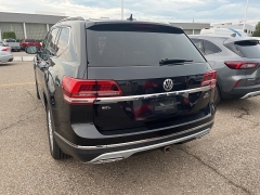 Used 2018 Volkswagen Atlas 3.6L V6 SEL Premium 4MOTION at Suburban Ford of Sterling Heights near Sterling Heights, MI