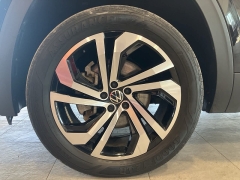 Used 2022  Volkswagen Atlas Cross Sport 2&period;0T SEL 4MOTION at Maxx Loans near St&period; Adrian&comma; MI