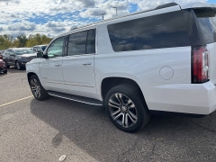 Used 2017 GMC Yukon XL 4d SUV 4WD Denali at Maxx Loans near St. Adrian, MI