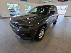 Used 2023  Jeep Grand Cherokee Laredo 4x4 at Maxx Loans near St&period; Adrian&comma; MI