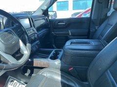 Used 2019 GMC Sierra 1500 4WD Crew Cab Denali at Suburban Ford of Sterling Heights near Sterling Heights, MI