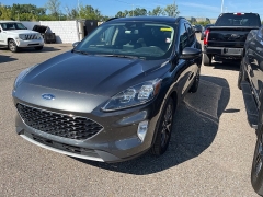 Used 2020 Ford Escape 4d SUV AWD Titanium at Maxx Loans near St. Adrian, MI