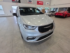 Used 2026  Chrysler Pacifica Limited FWD at Maxx Loans near St&period; Adrian&comma; MI