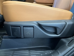 Used 2023  Toyota Highlander AWD (Natl) at Maxx Loans near St. Adrian, MI