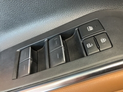 Used 2023  Toyota Highlander AWD (Natl) at Maxx Loans near St. Adrian, MI